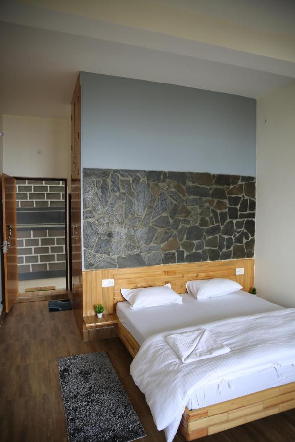 The Buransh Inn 阿尔莫拉 外观 照片