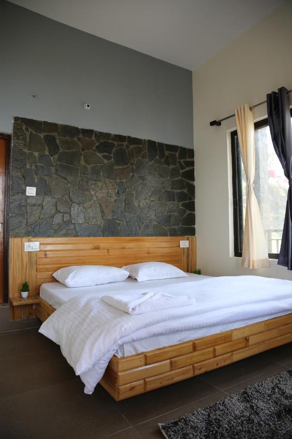 The Buransh Inn 阿尔莫拉 外观 照片