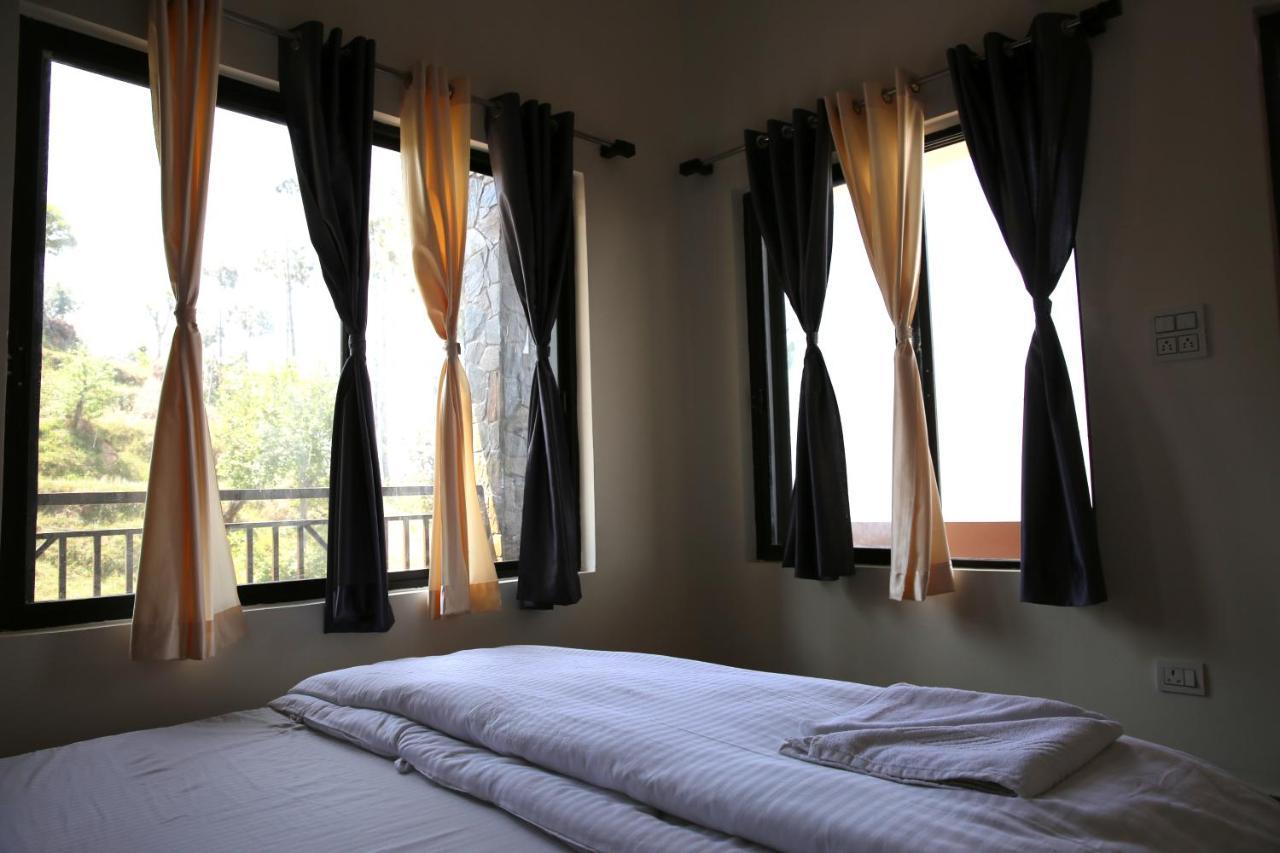 The Buransh Inn 阿尔莫拉 外观 照片