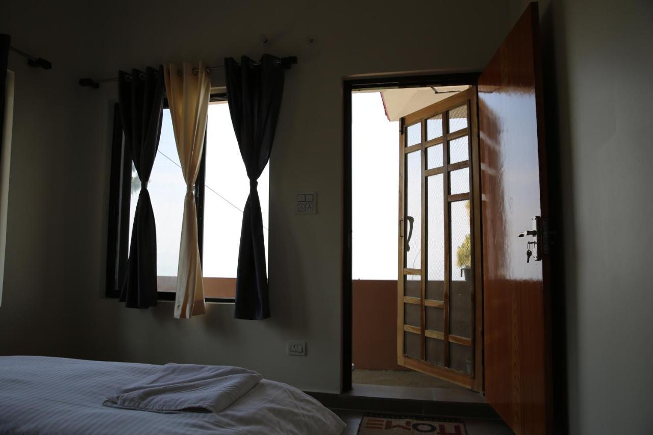 The Buransh Inn 阿尔莫拉 外观 照片