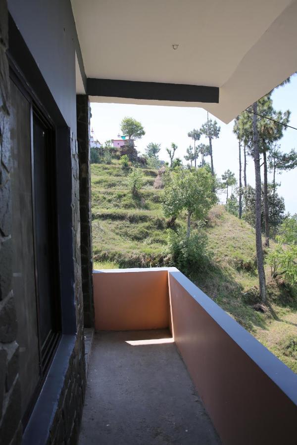 The Buransh Inn 阿尔莫拉 外观 照片